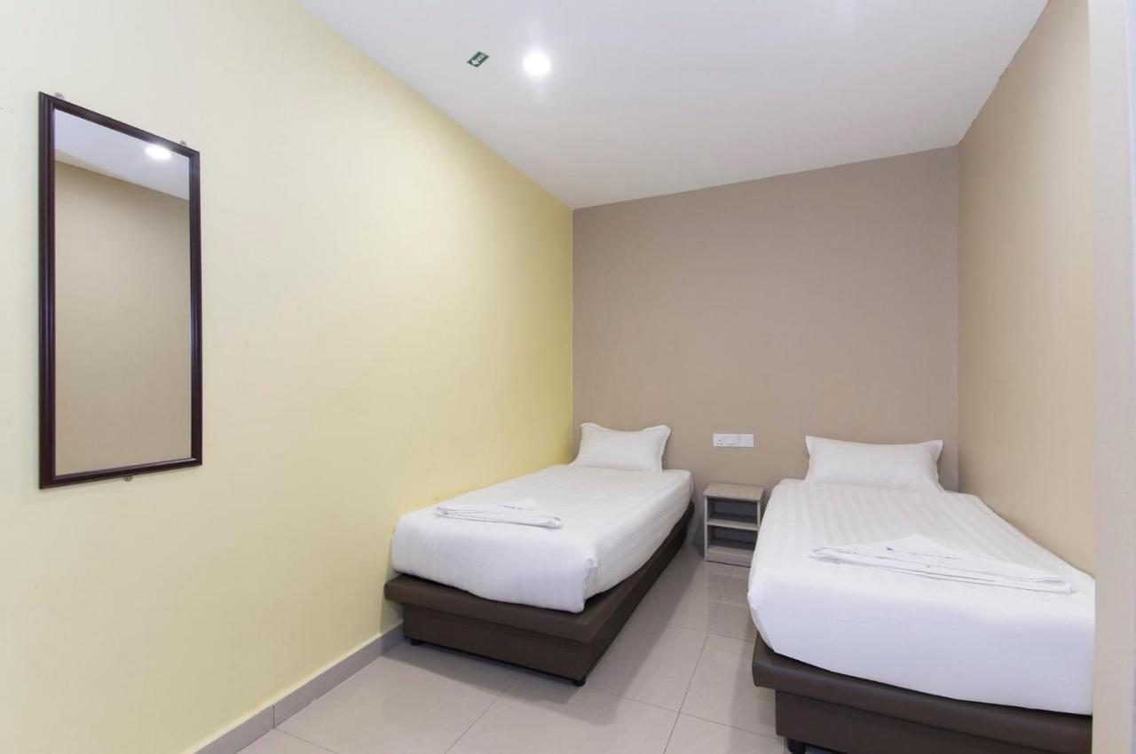 Hotel Raja Bot Куала-Лумпур Экстерьер фото